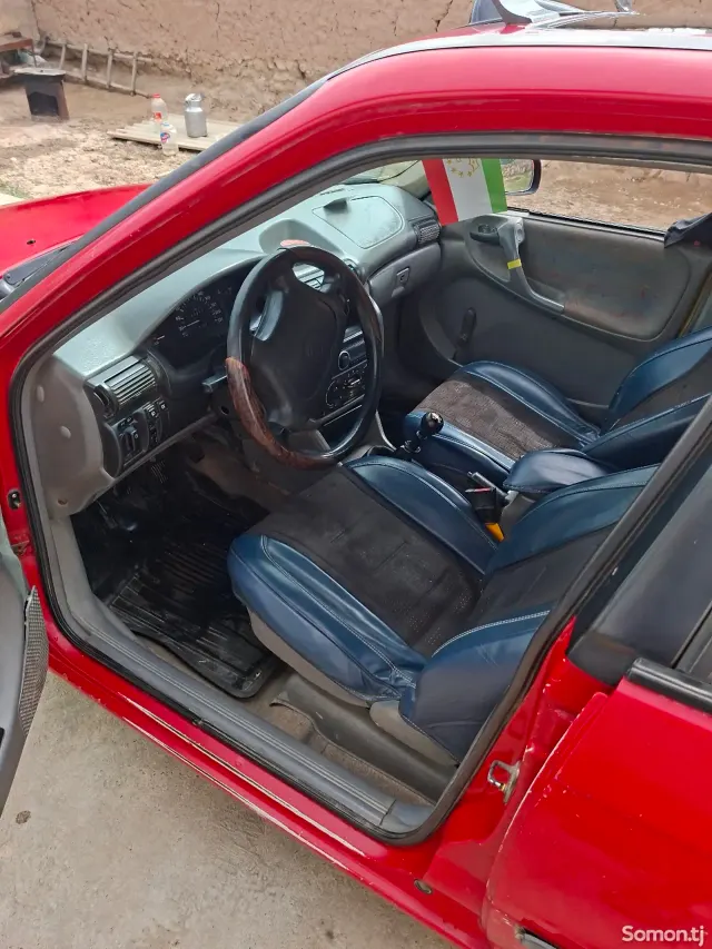 Opel Astra F 1995 · 1.6 MT