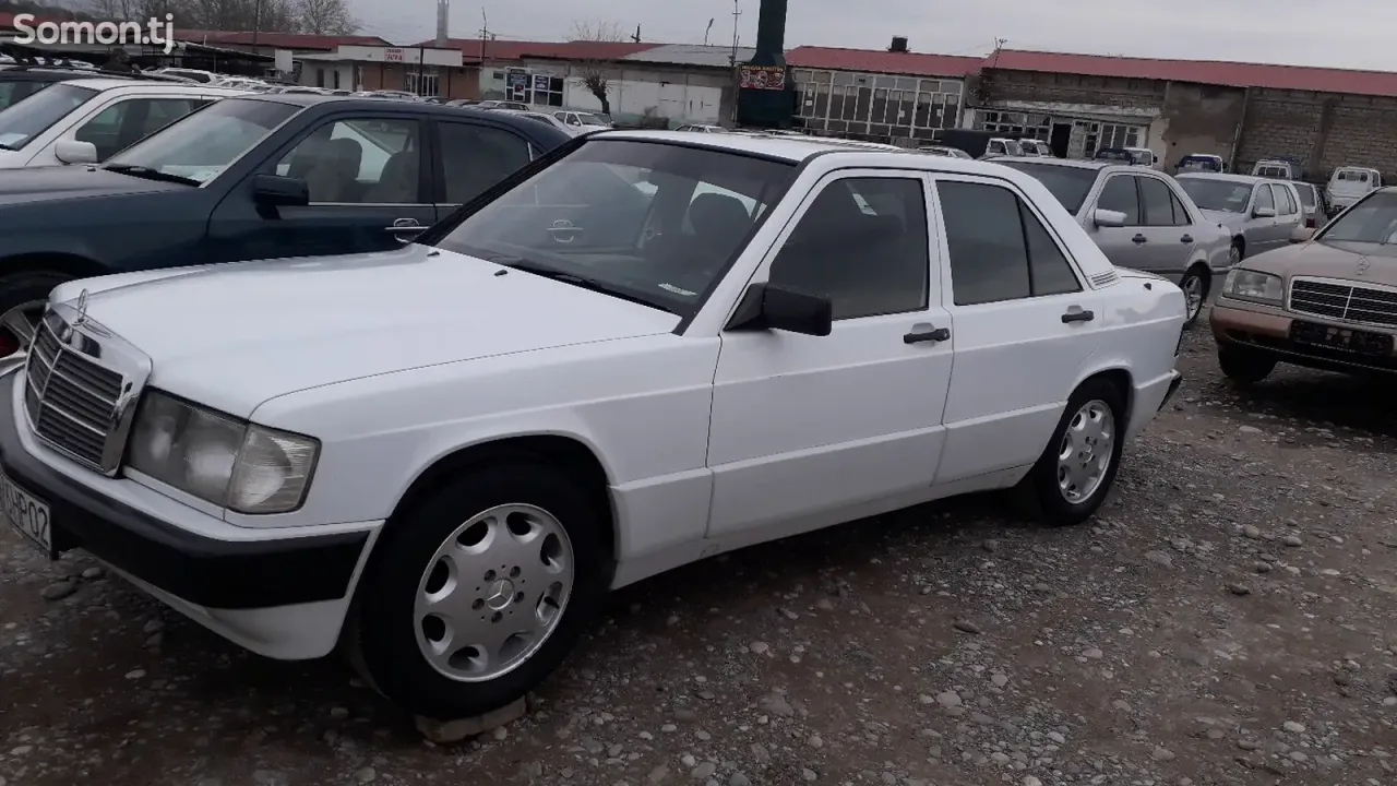 Mercedes-Benz W201 1991 · 1.8 MT
