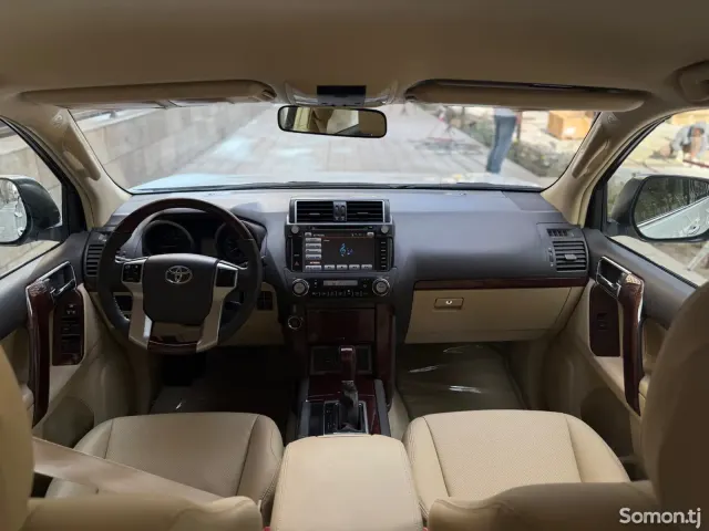 Toyota Land Cruiser Prado 2015 · 4.0 AT