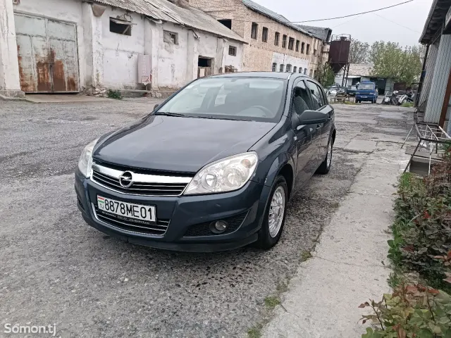 Opel Astra H 2008 · 1.4 MT