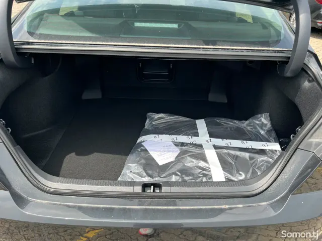 Toyota Camry 2025 · 2.0 CVT