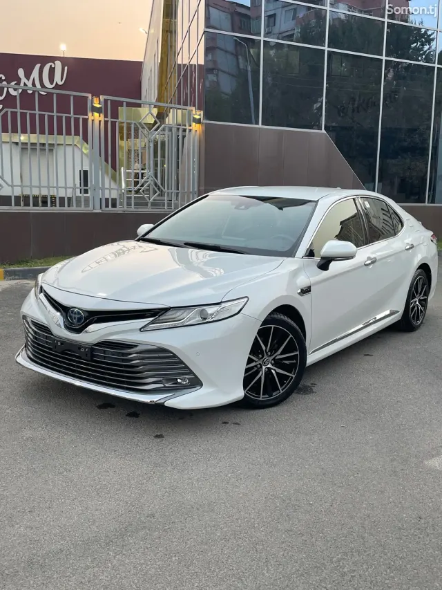 Toyota Camry 2019 · 2.5 AT