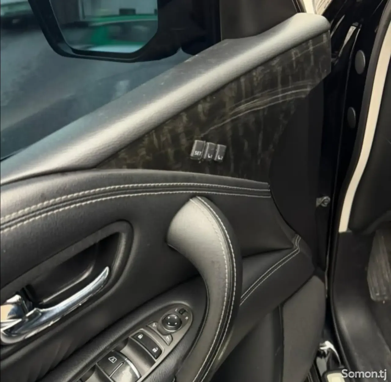 Nissan Patrol 2017 · 5.7 AT