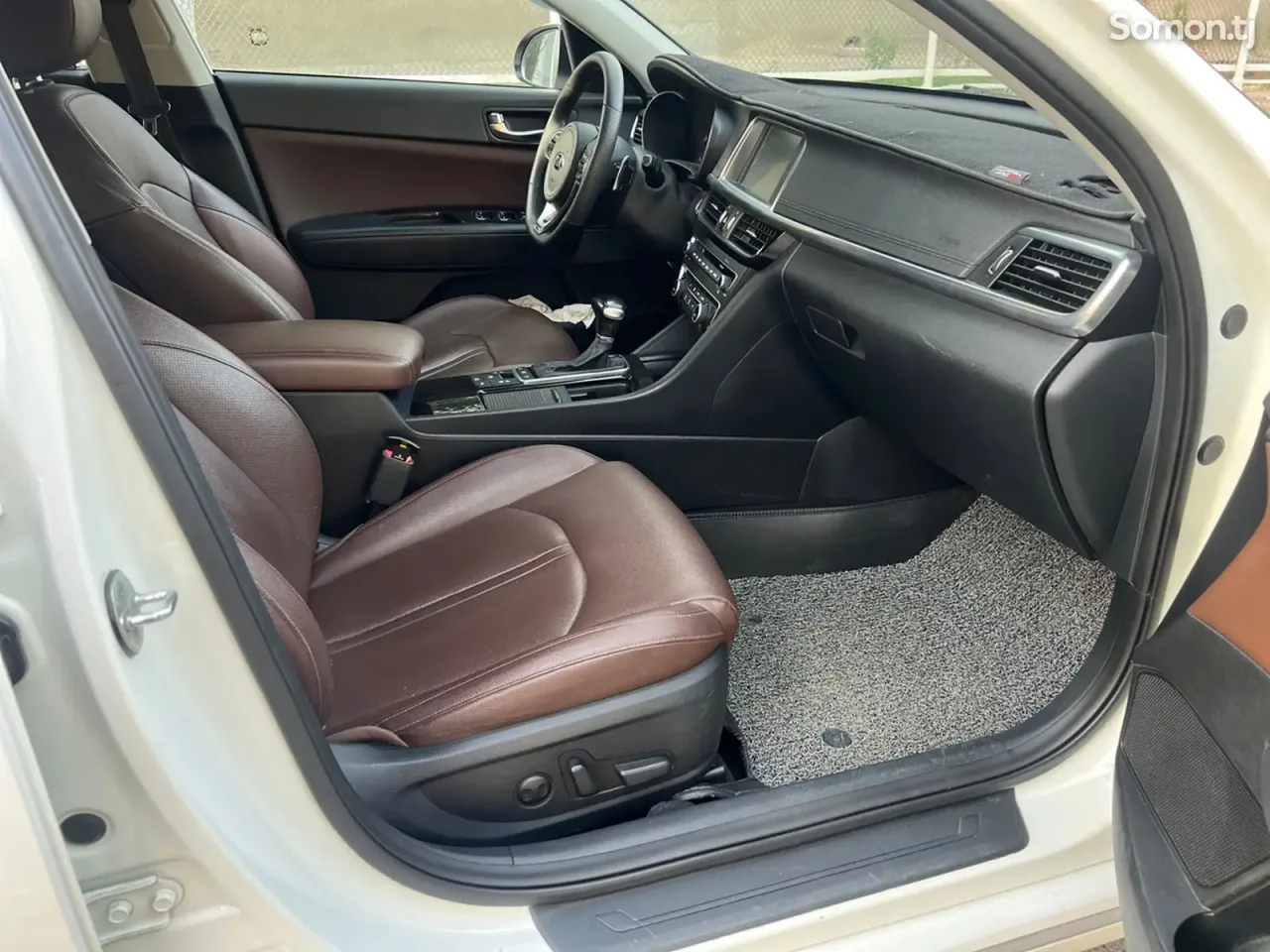 Kia K5 2016 · 1.7 AT