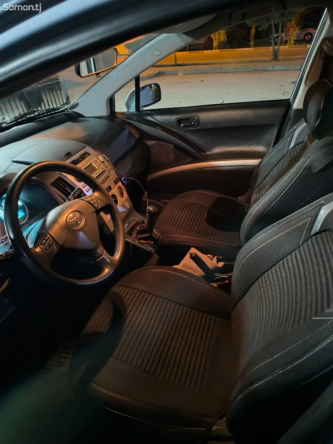 Toyota Verso 2006 · 1.8 MT