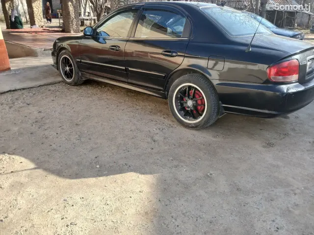 Hyundai Sonata 2004 · 2.0 MT