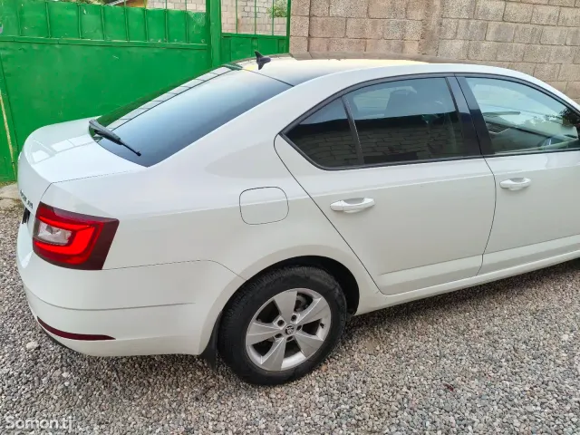 Skoda Octavia 2020 · 1.6 AT