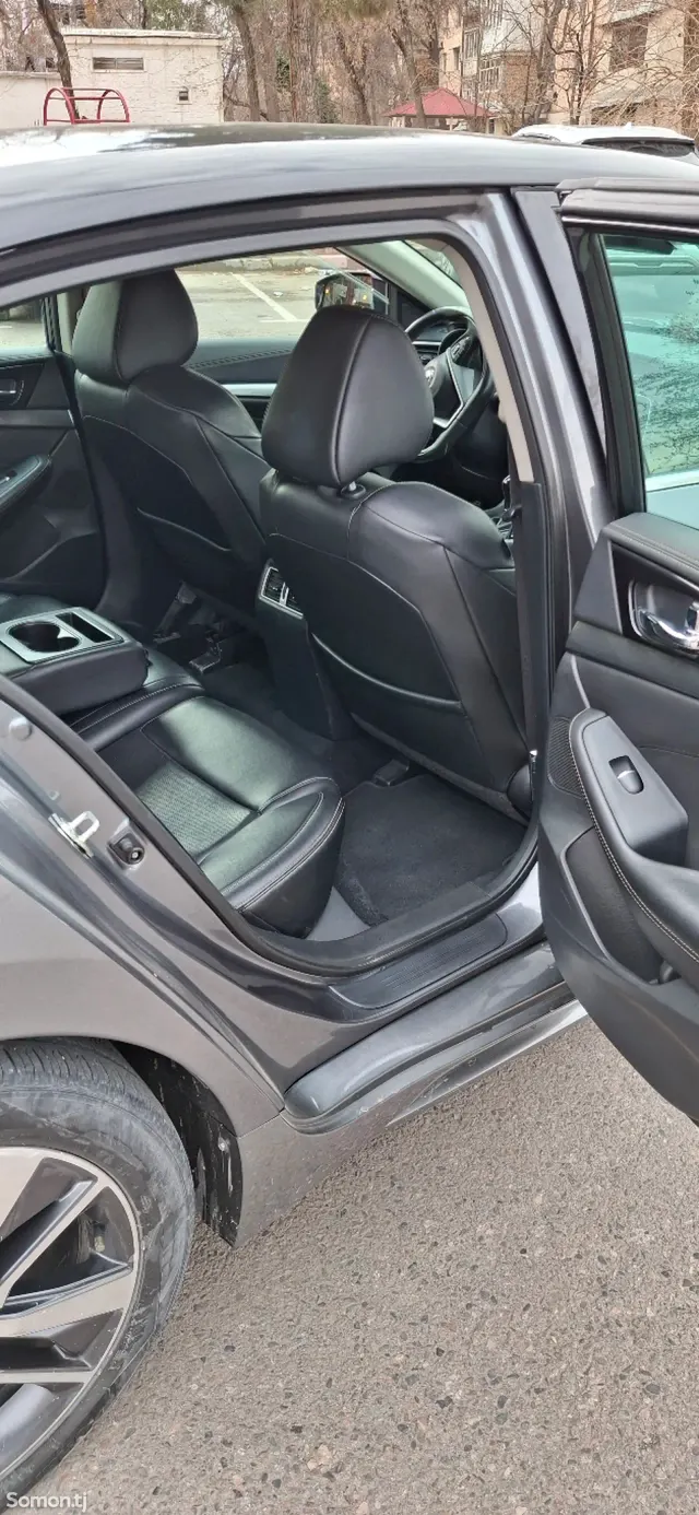 Nissan Maxima 2020 · 3.5 AT
