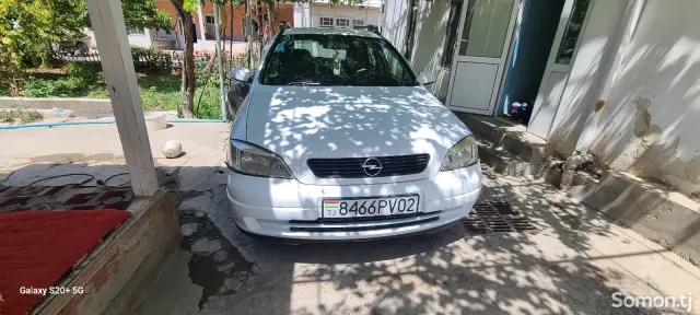 Opel Astra G 1998 · 1.6 MT