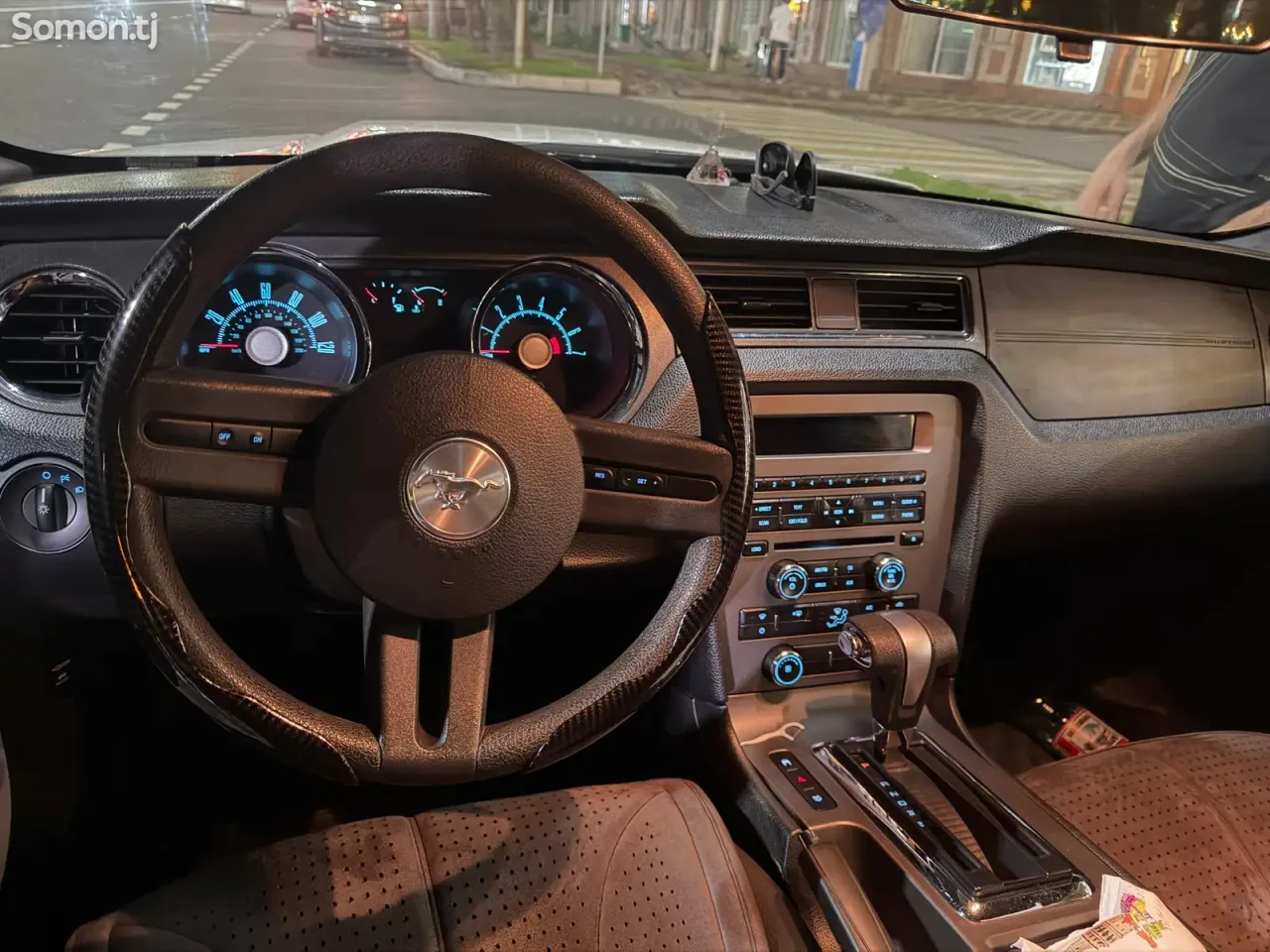 Ford Mustang 2011 · 2.8 AT