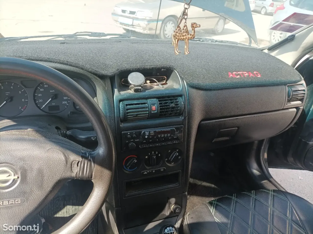 Opel Astra G 1998 · 1.6 MT