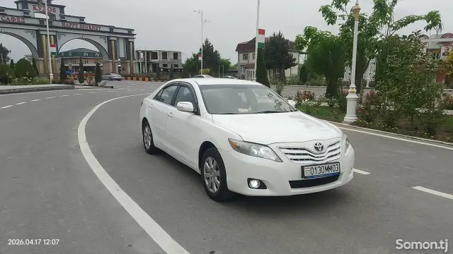 Toyota Camry 2009 · 2.4 AT