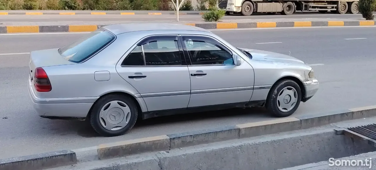 Mercedes-Benz C class 1995 · 1.8 MT