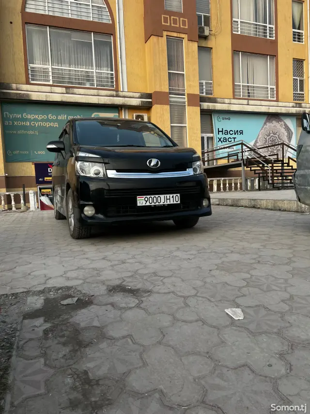 Toyota Voxy 2008 · 2.0 AT