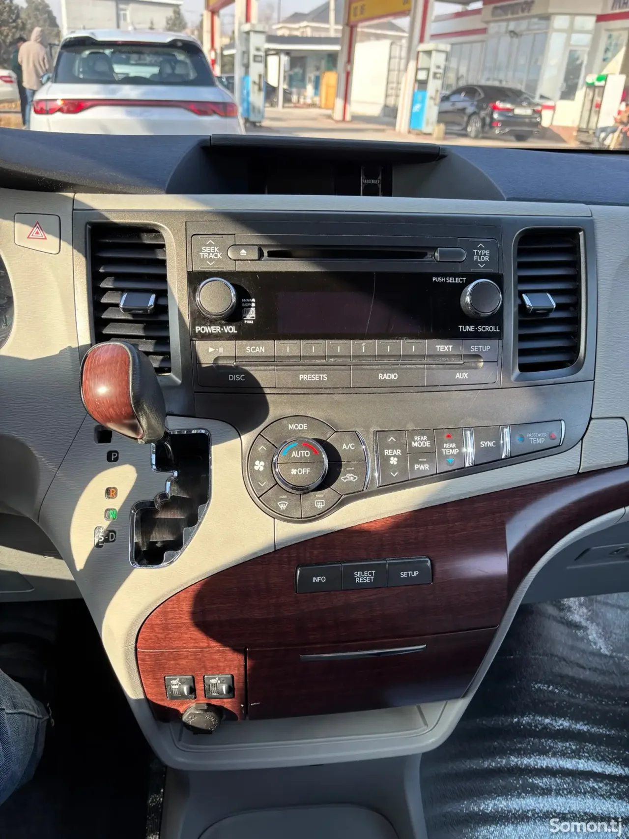 Toyota Sienna 2014 · 3.5 AT