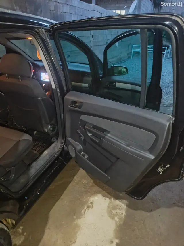 Opel Zafira 2006 · 1.9 AT