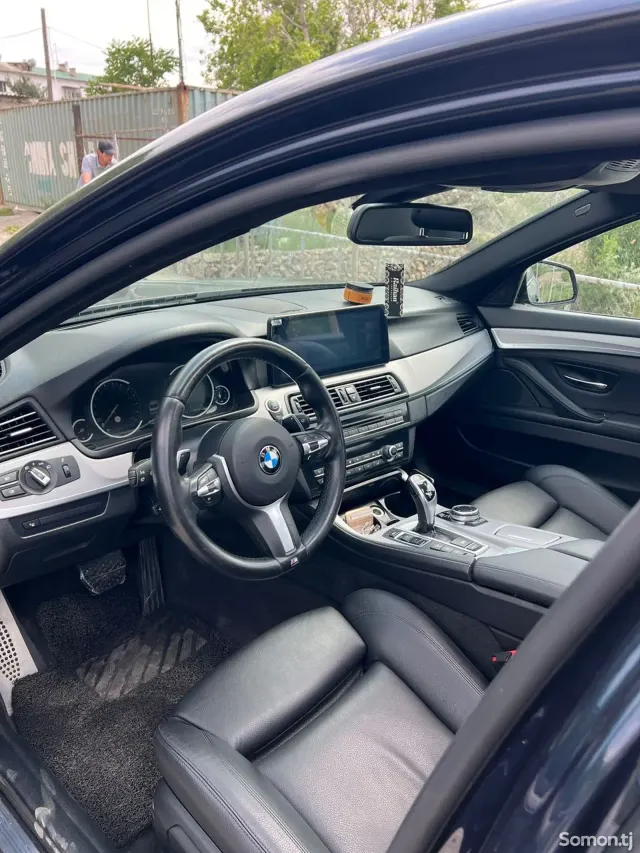 BMW 5 series 2015 · 3.0 AT