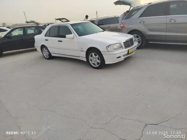 Toyota Camry 2004 · 2.4 AT