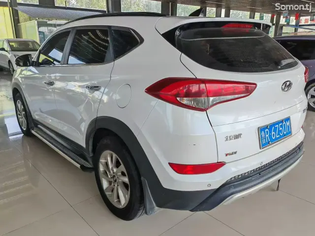 Hyundai Tucson 2016 · 1.6 AT