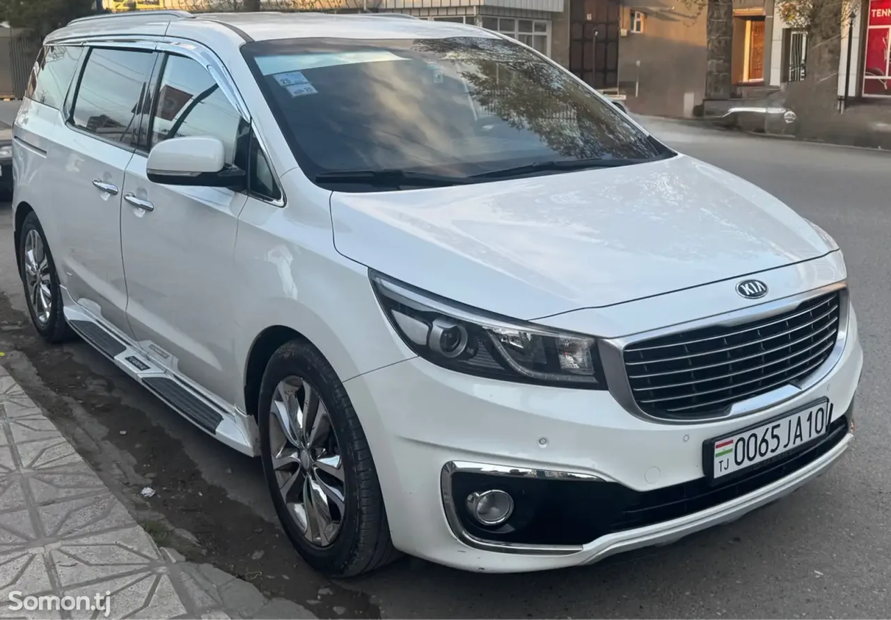 Kia Carnival 2015 · 2.2 AT