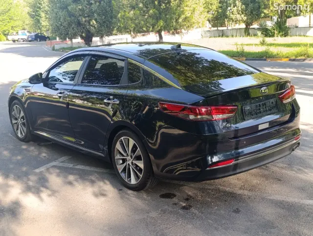 Kia K5 2016 · 2.0 AT