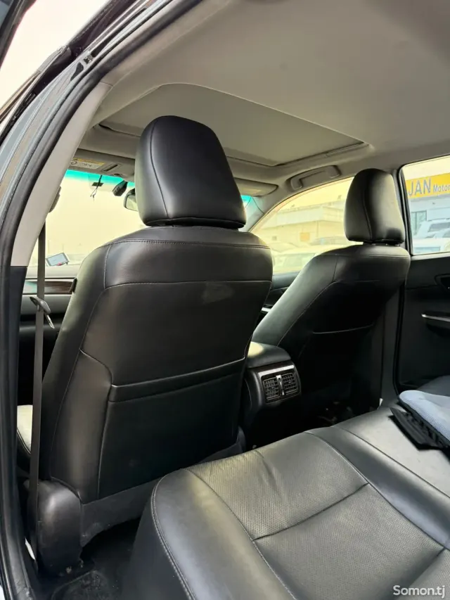 Toyota Camry 2016 · 2.5 AT