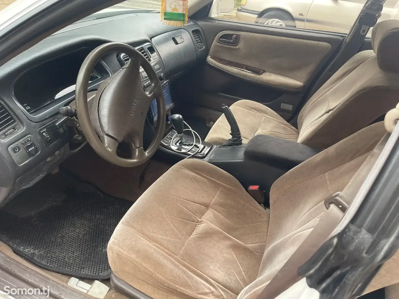 Toyota Mark II 1990 · 2.5 AT