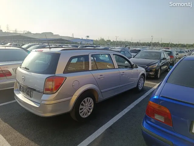 Opel Astra H 2008 · 1.6 MT