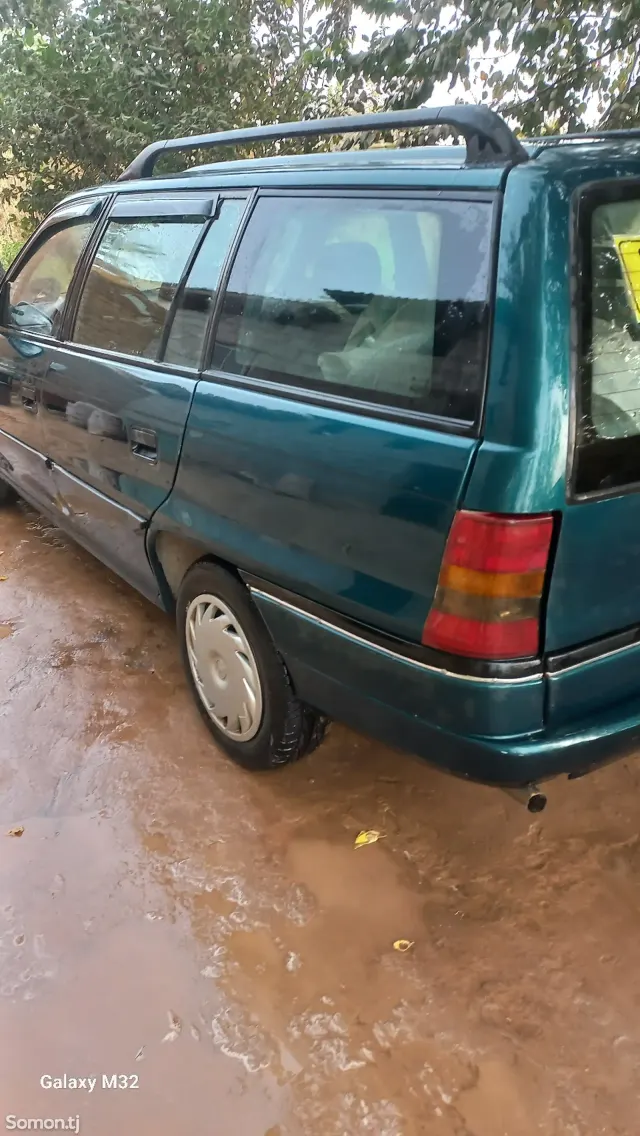 Opel Astra F 1994 · 1.6 MT