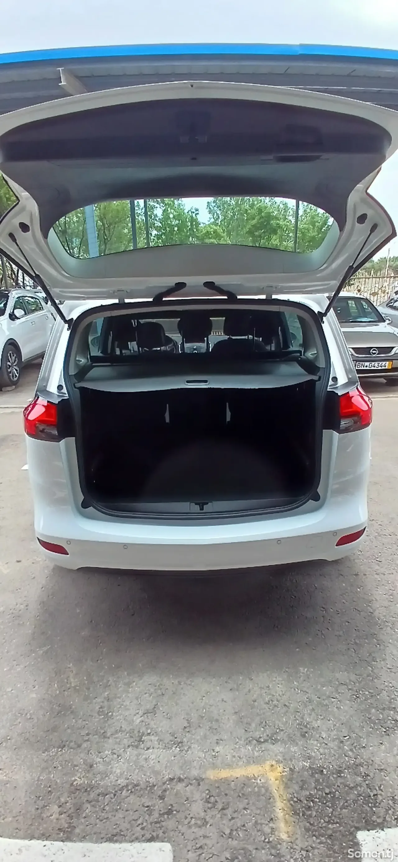 Opel Zafira 2015 · 1.6 MT