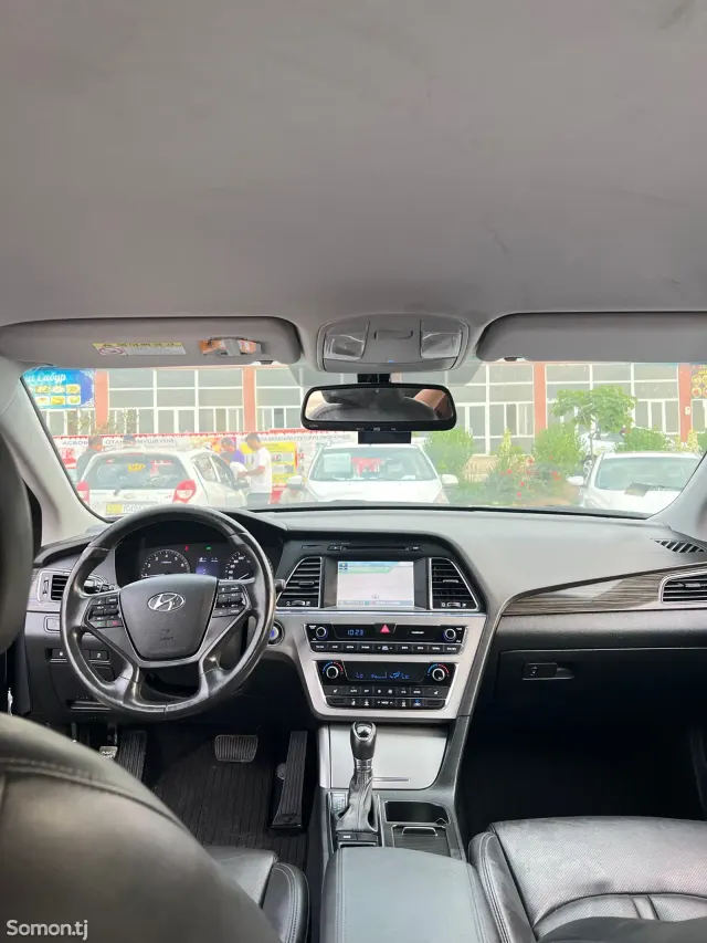 Hyundai Sonata 2015 · 2.0 AT