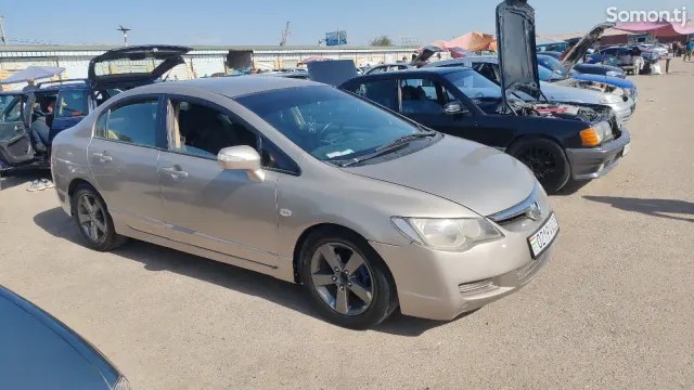 Honda Civic 2006 · 1.8 AT