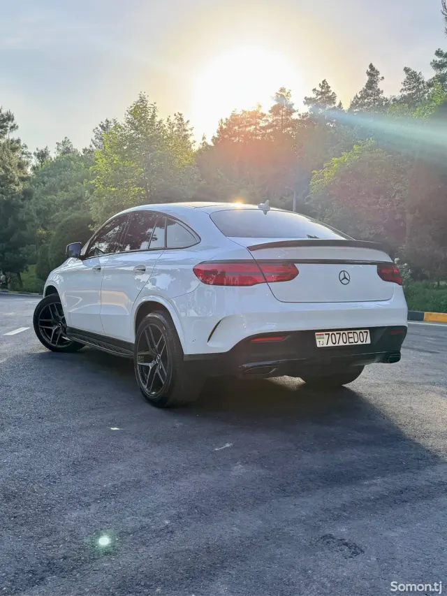 Mercedes-Benz GLE class 2017 · 3.0 AT