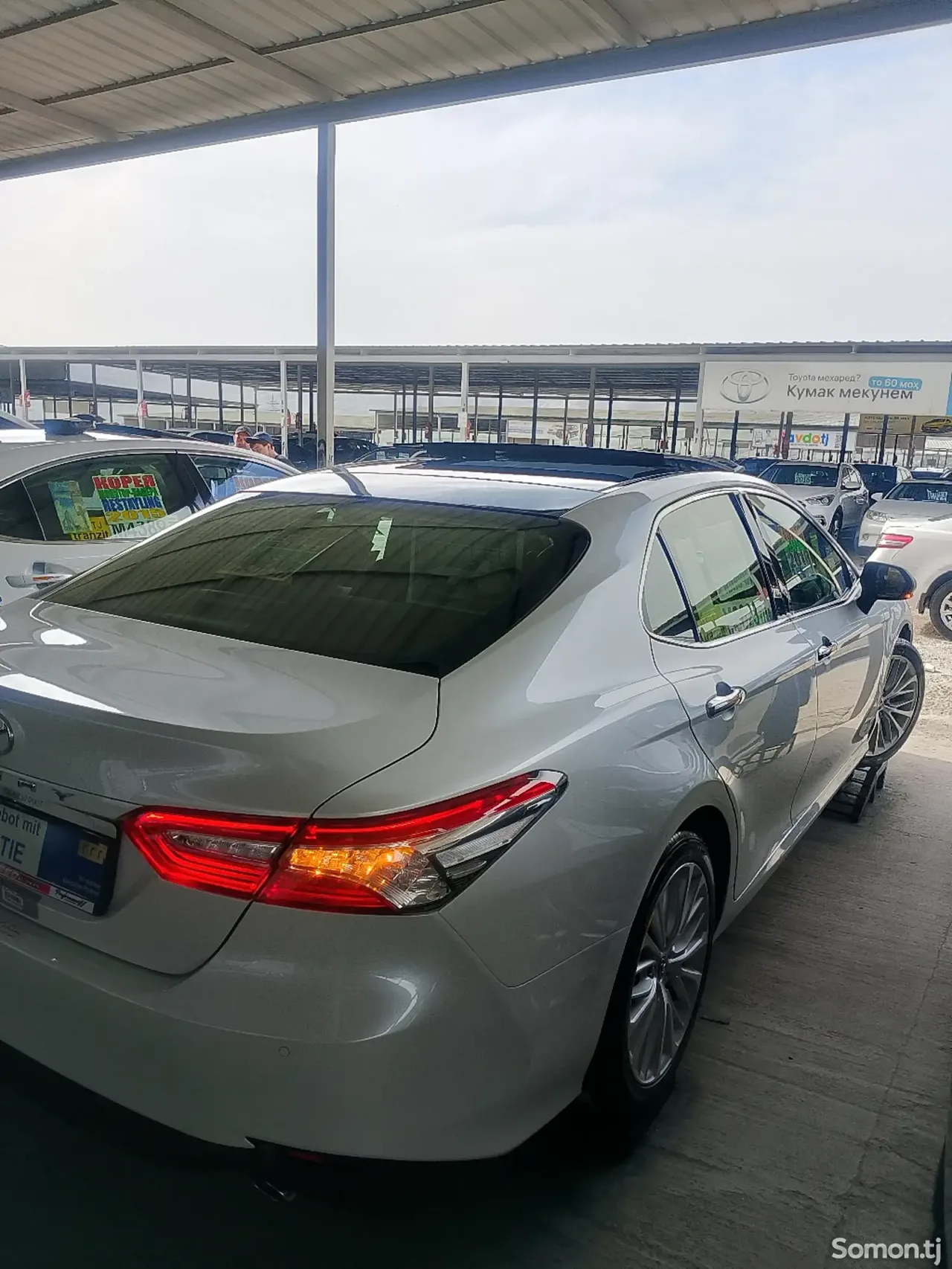 Toyota Camry 2018 · 2.5 AT