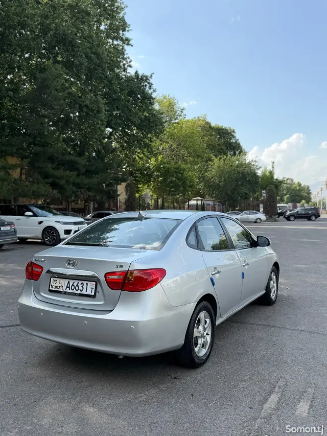 Hyundai Avante 2010 · 1.6 AT