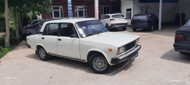 Lada (ВАЗ) 2105 1983 · 1.3 MT