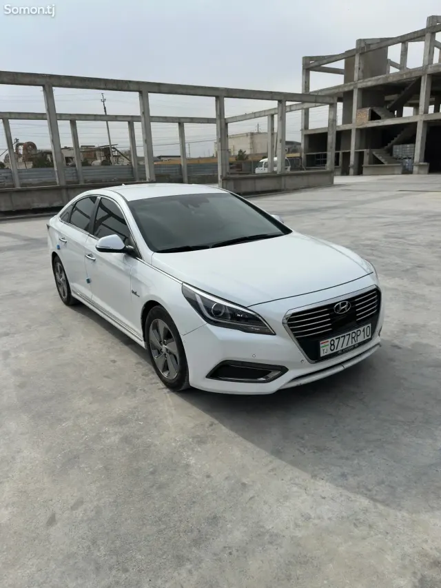 Hyundai Sonata 2015 · 2.0 AT