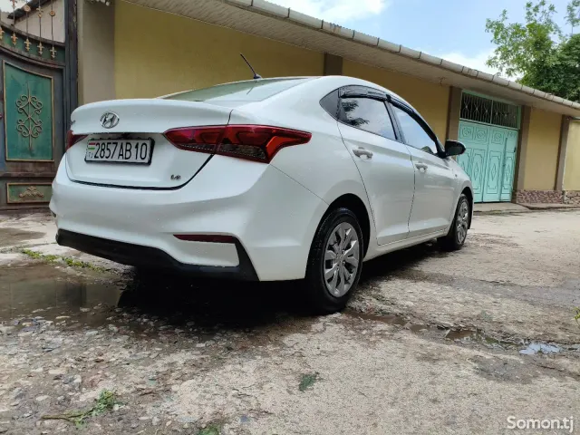 Hyundai Accent 2018 · 1.6 AT