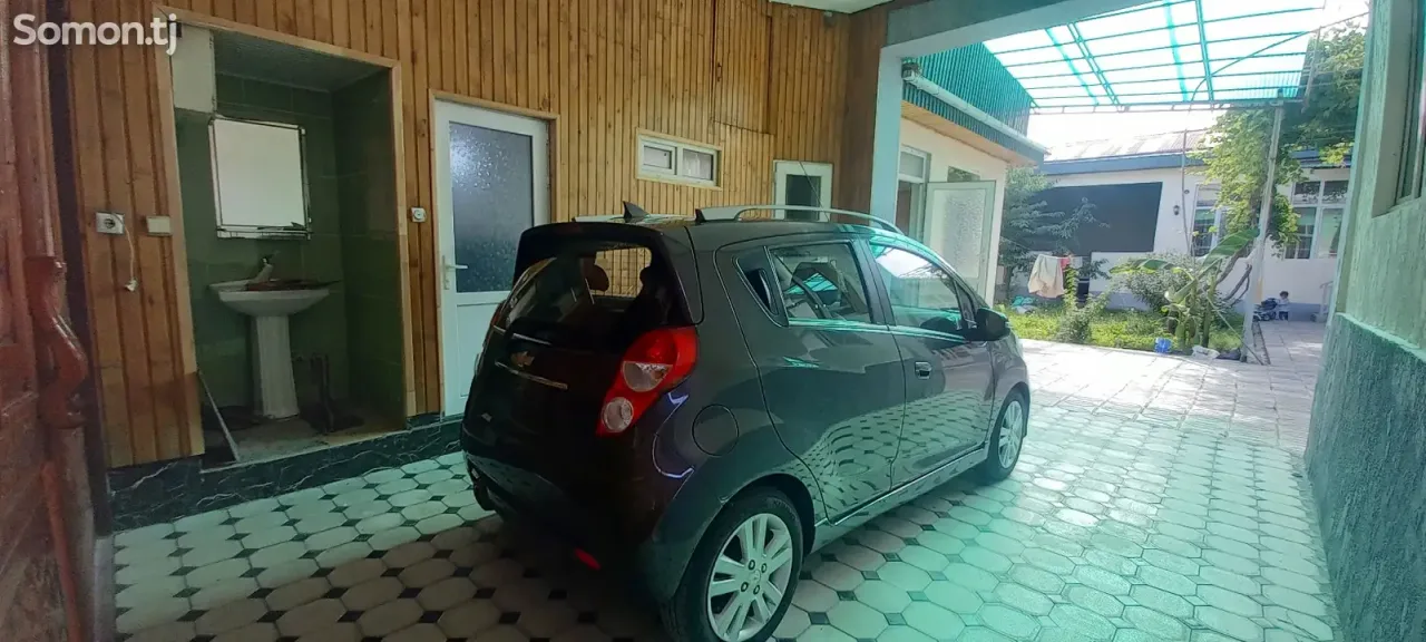 Chevrolet Spark 2015 · 1.6 AT