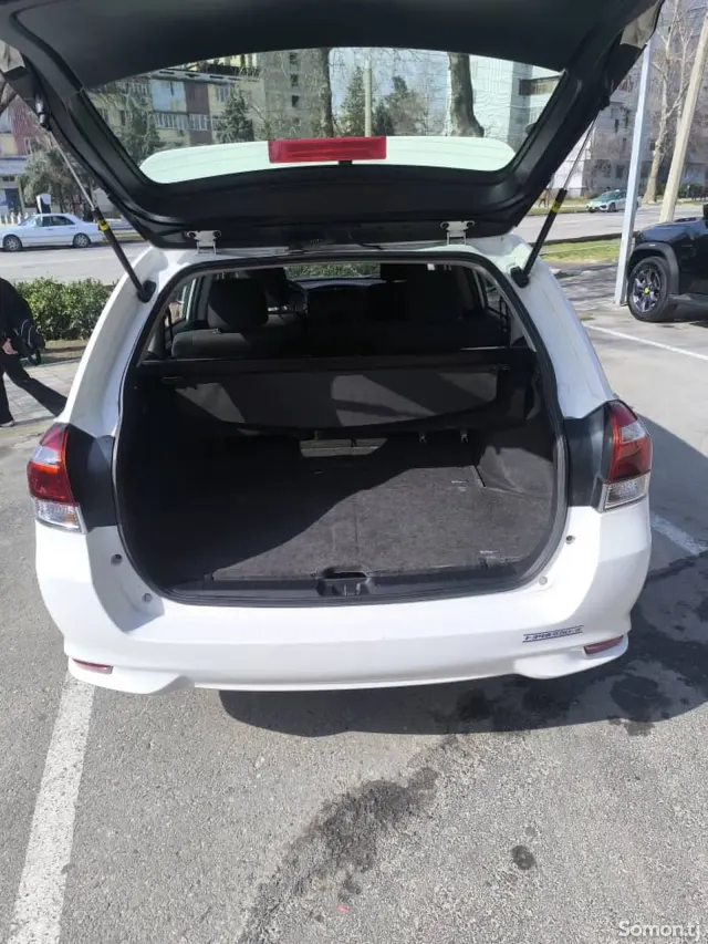 Toyota Fielder 2015 · 1.5 AT