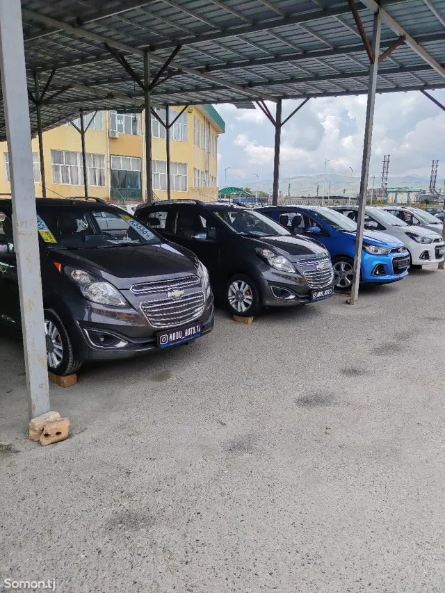 Chevrolet Spark 2015 · 1.0 AT
