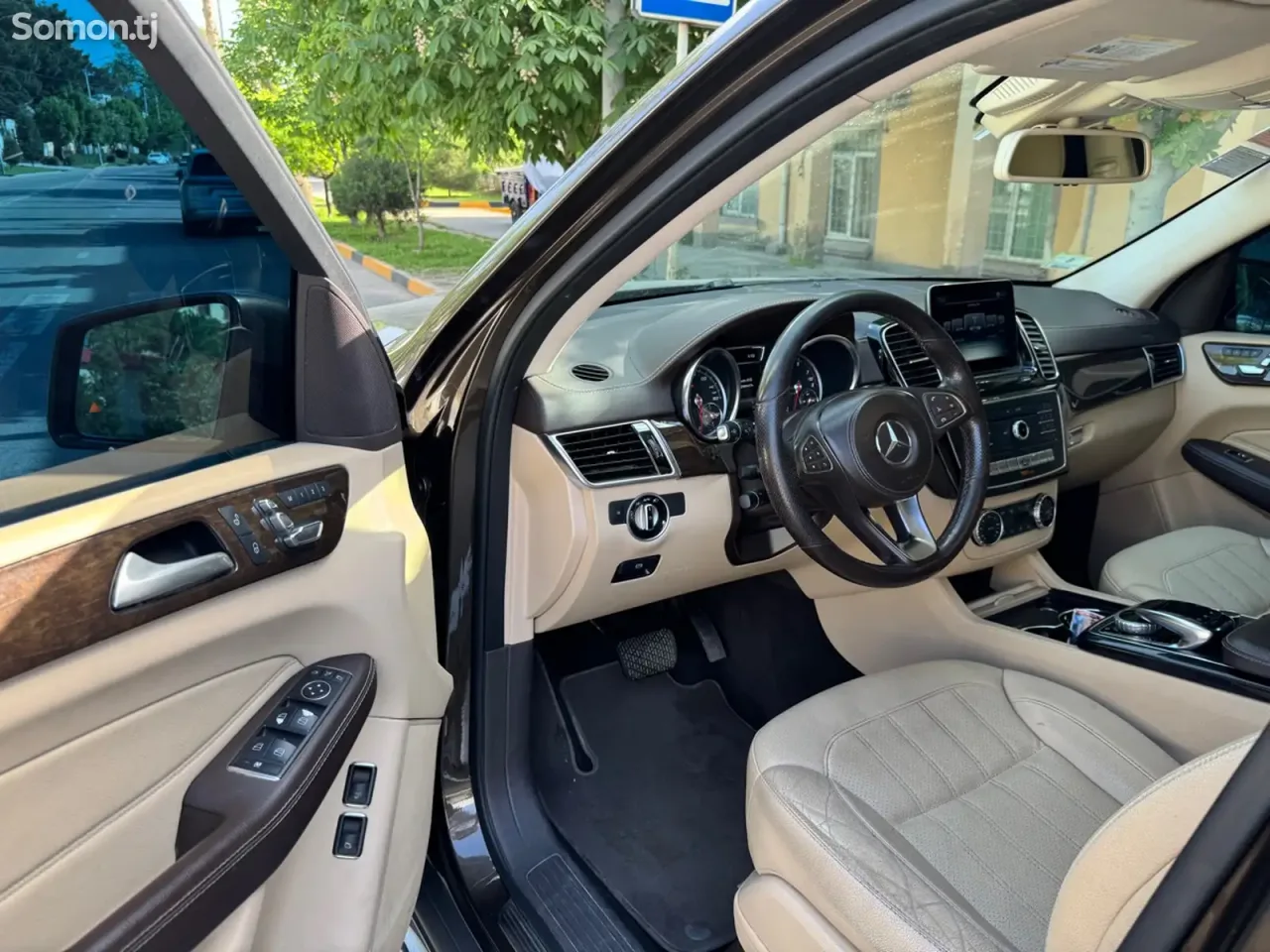 Mercedes-Benz GLS 2017 · 4.5 AT