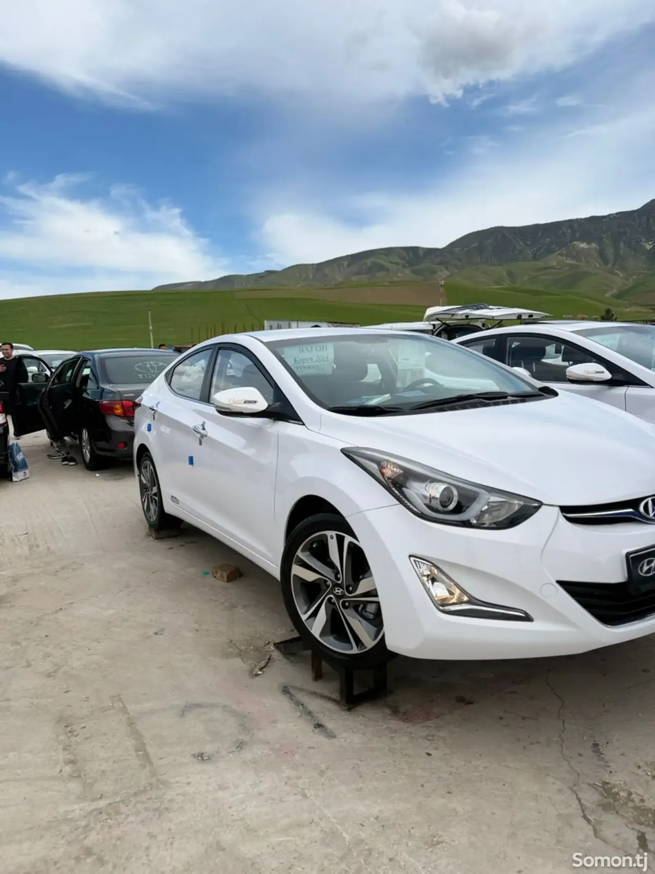 Hyundai Avante 2014 · 1.6 AT