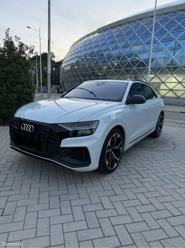 Audi Q8 2021 · 4.0 AT