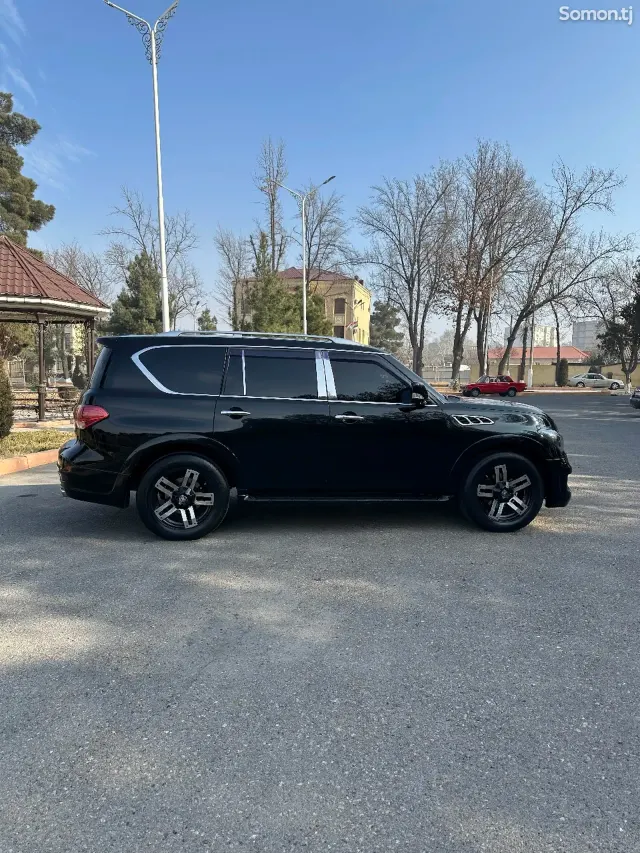 Infiniti QX series 2010 · 5.6 AT