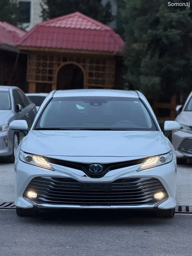 Toyota Camry 2018 · 2.5 AT