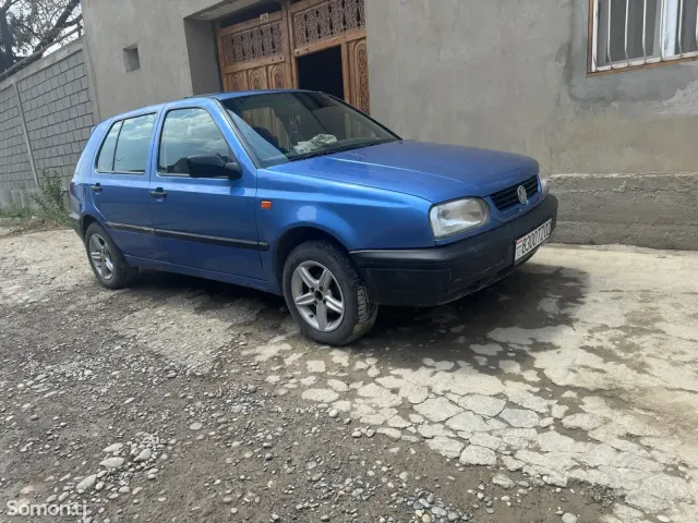 Volkswagen Golf 1994 · 1.4 MT