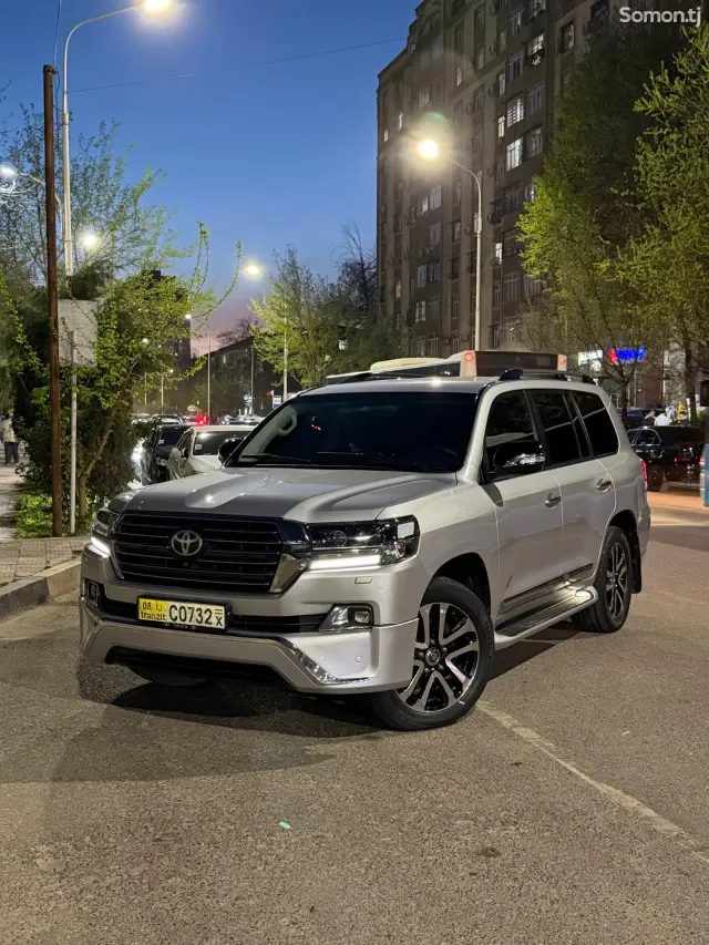 Toyota Land Cruiser 2018 · 4.7 AT