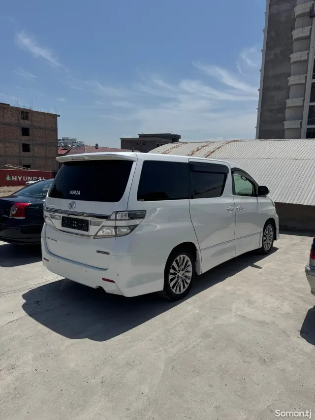 Toyota Vellfire 2015 · 2.4 AT