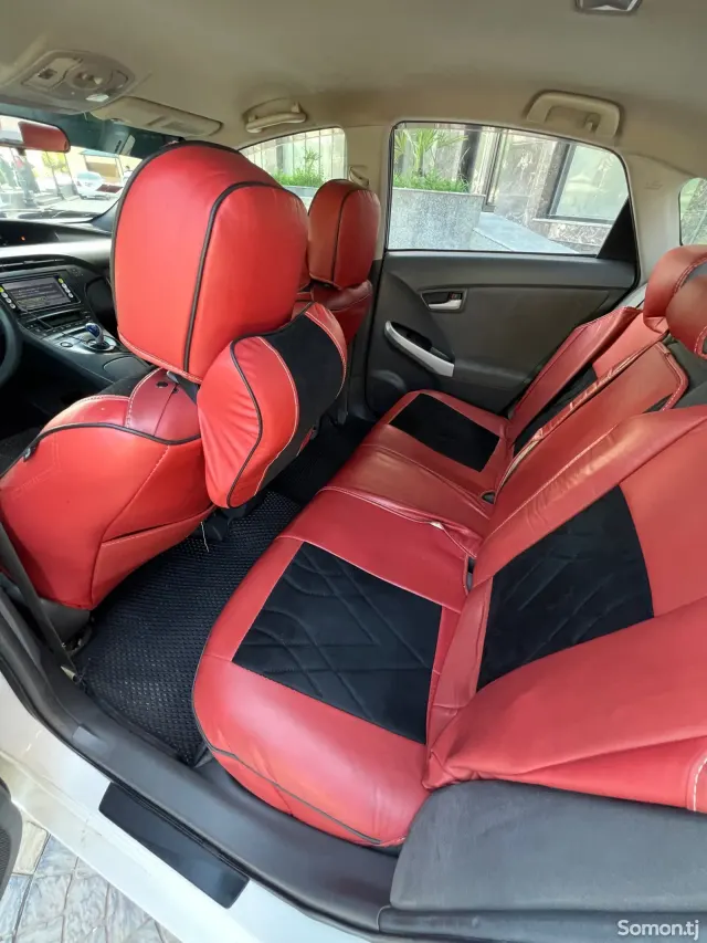 Toyota Prius 2012 · 1.8 AMT